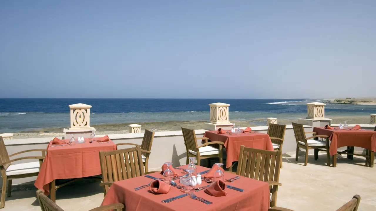 الفندق روحانو بيتش ريزورت - القصير